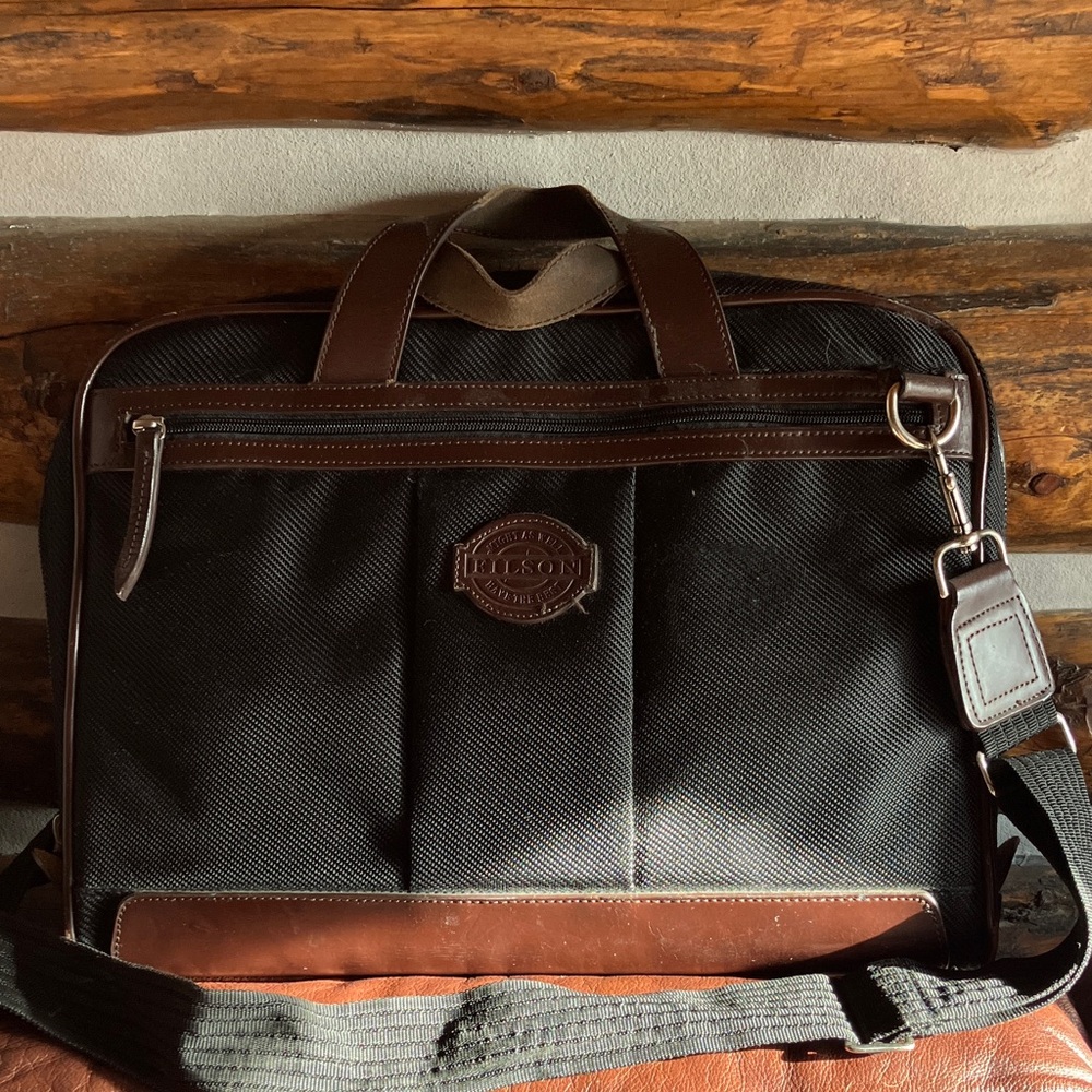 Filson Passage laptop messenger bag